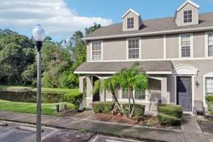 Christie Dr-S1210-042.jpg