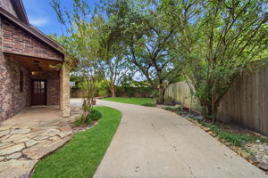  Photo 4
