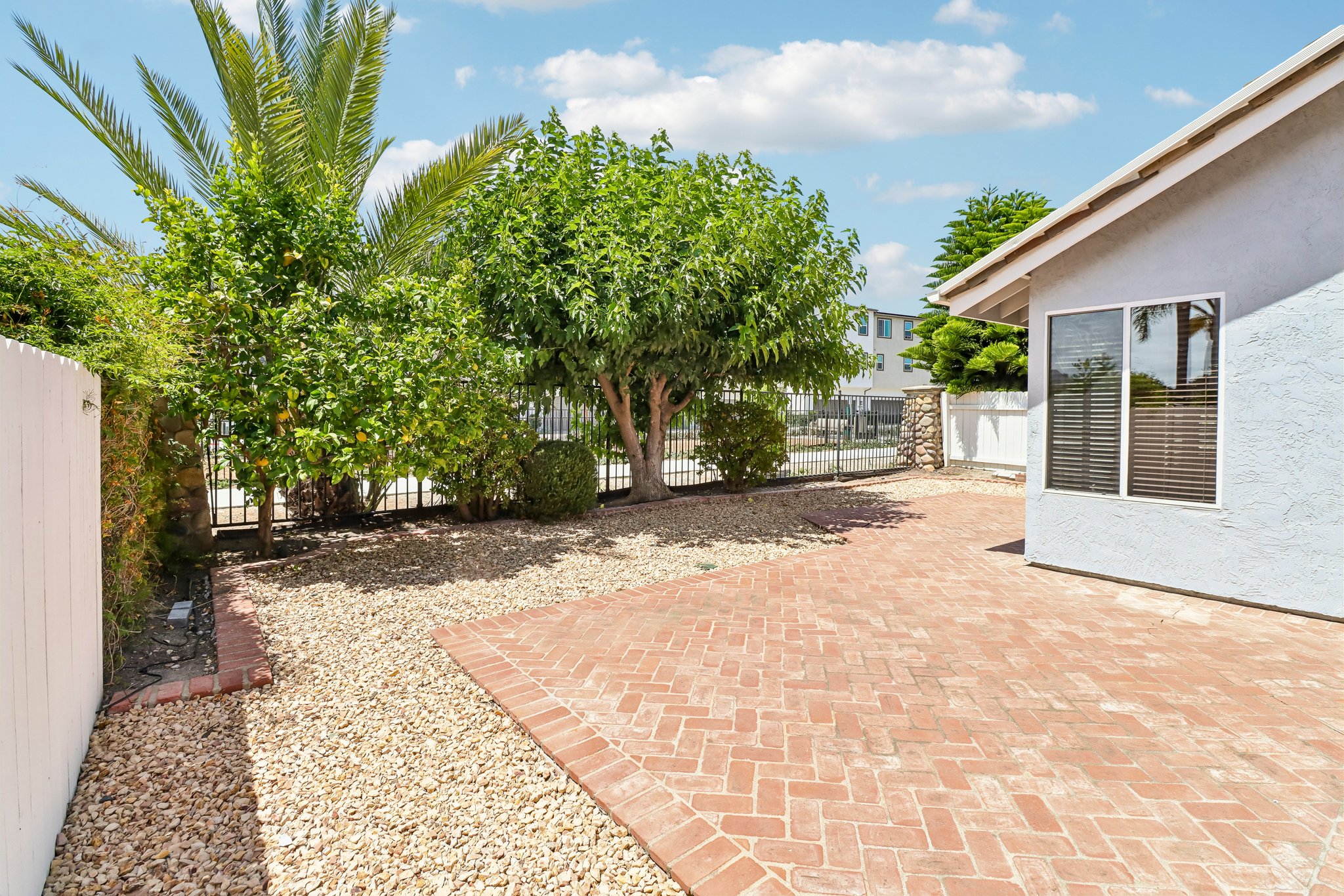 Stoney Gate Pl-S0207-035.jpg