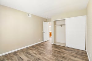 Stoney Gate Pl-S0207-032.jpg