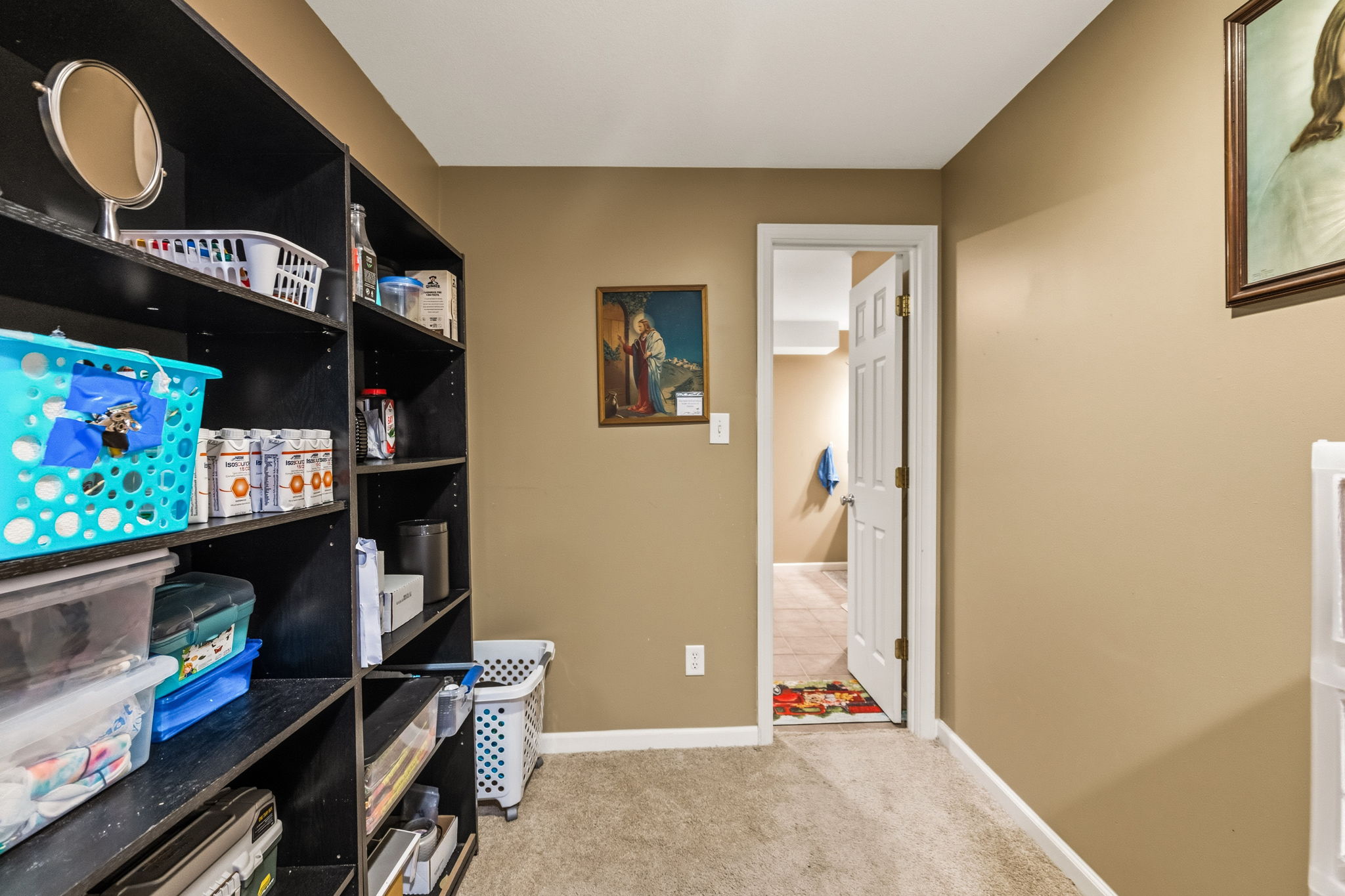 Non-conforming 5th bedroom living space