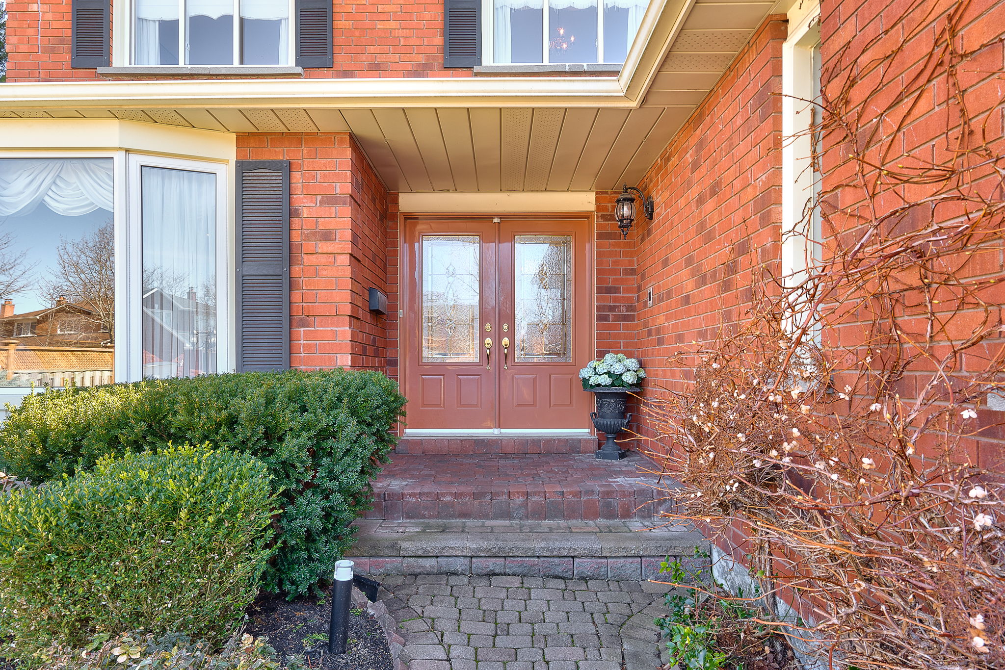 1411 Greenridge Cir, Oakville Virtual Viewing