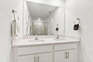  Photo 34