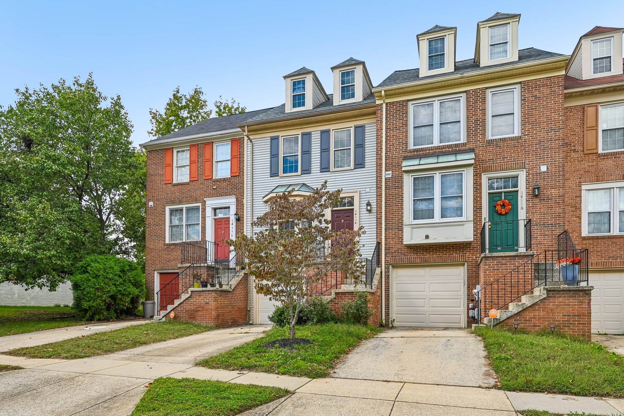 Oakpointe Dr-S0110-006.jpg