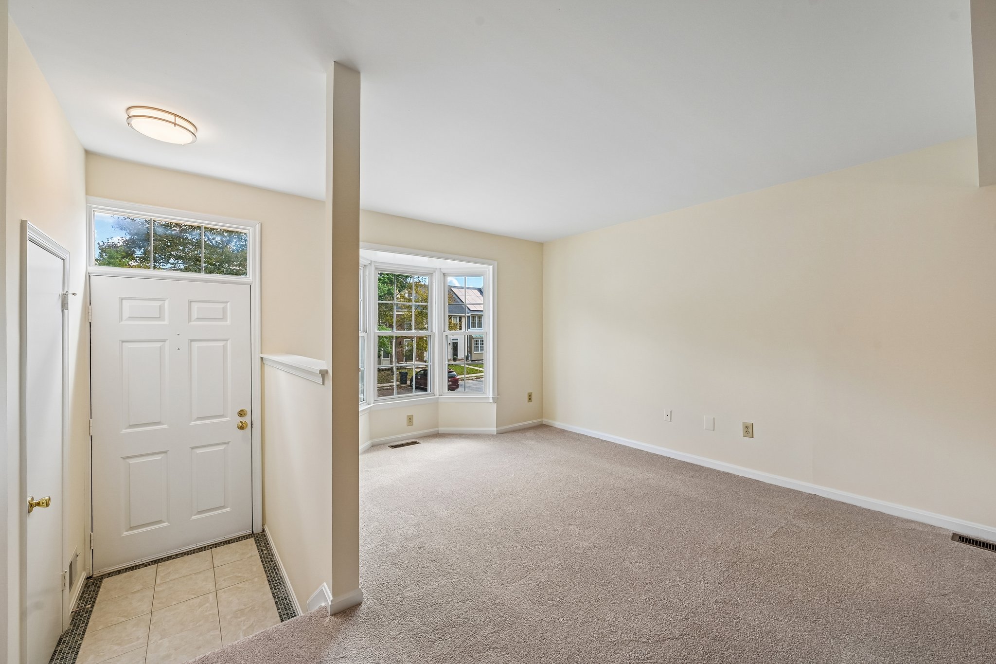Oakpointe Dr-S0110-013.jpg