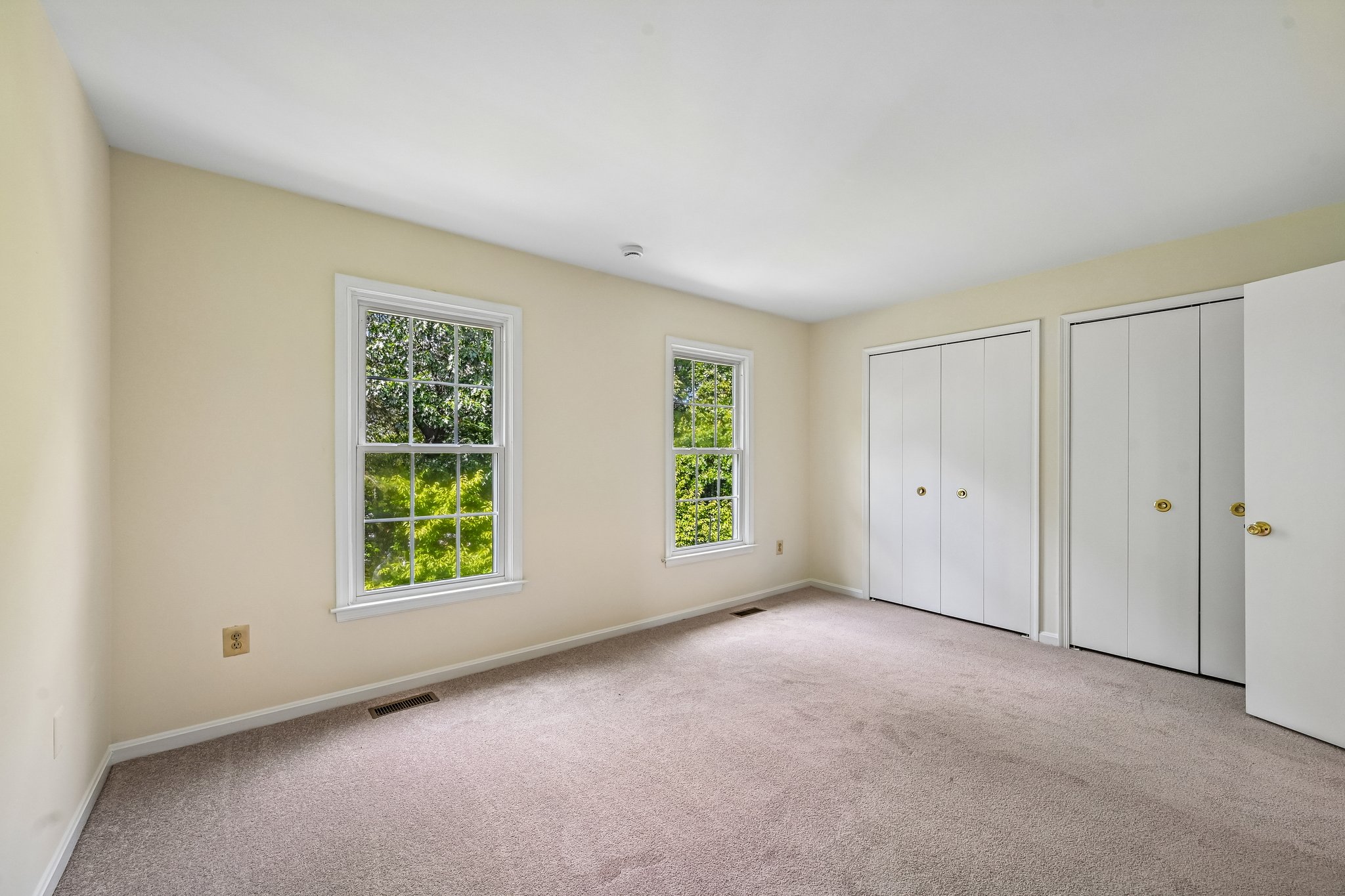 Oakpointe Dr-S0110-027.jpg
