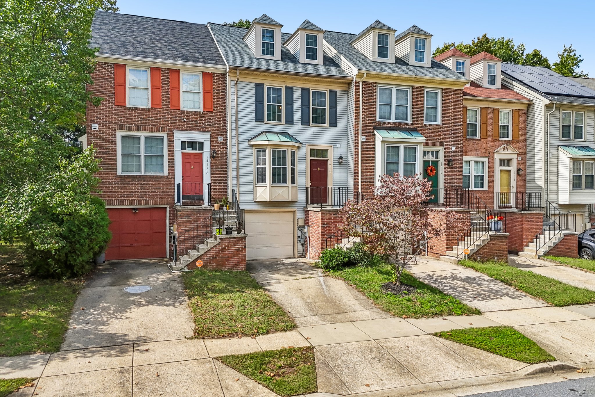 Oakpointe Dr-S0110-056.jpg