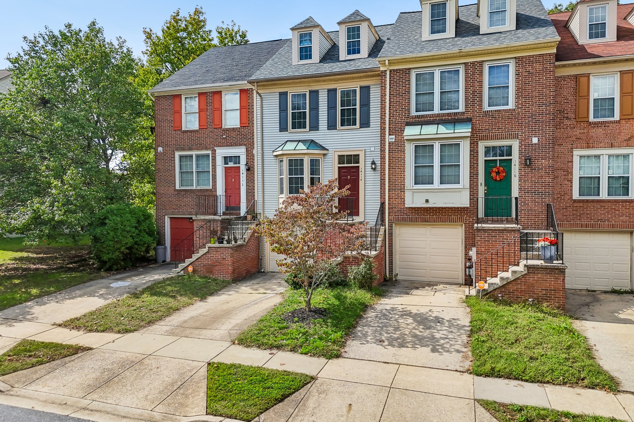 Oakpointe Dr-S0110-057.jpg