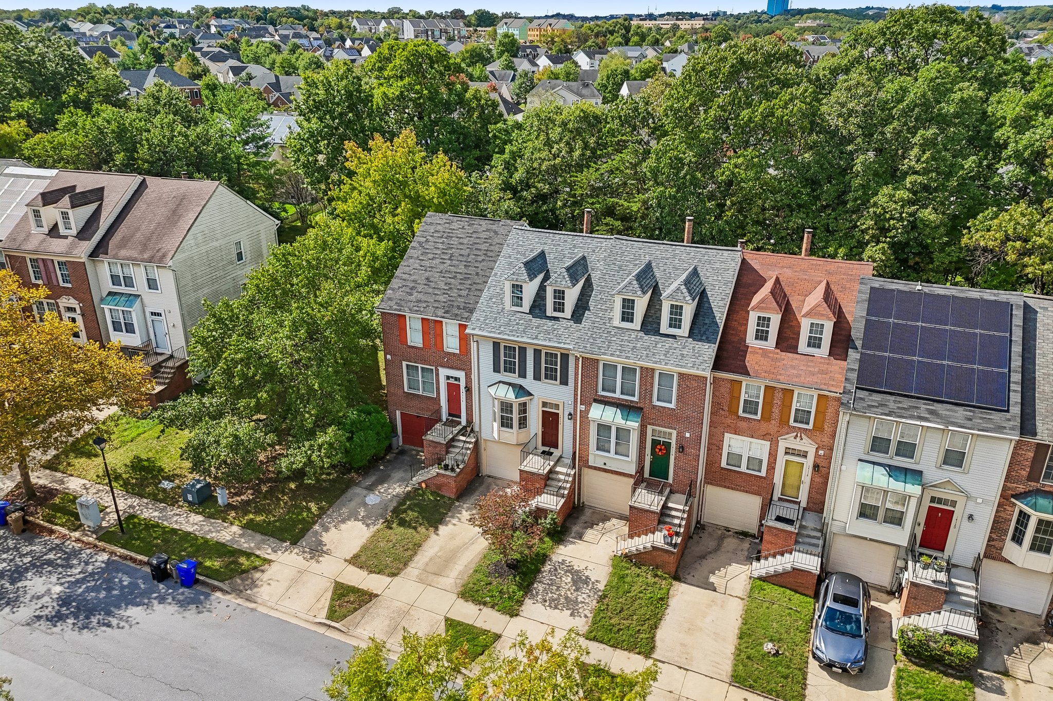 Oakpointe Dr-S0110-059.jpg