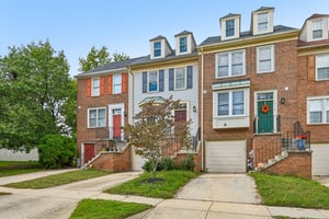Oakpointe Dr-S0110-006.jpg
