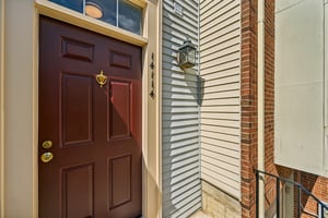 Oakpointe Dr-S0110-008.jpg