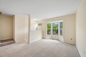 Oakpointe Dr-S0110-012.jpg