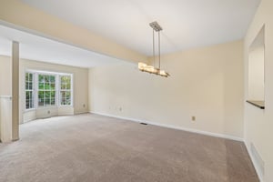 Oakpointe Dr-S0110-016.jpg