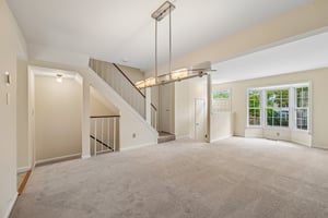 Oakpointe Dr-S0110-017.jpg