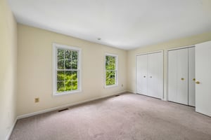 Oakpointe Dr-S0110-027.jpg
