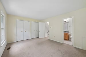 Oakpointe Dr-S0110-028.jpg