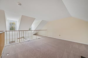 Oakpointe Dr-S0110-037.jpg