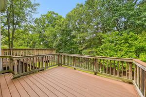 Oakpointe Dr-S0110-047.jpg
