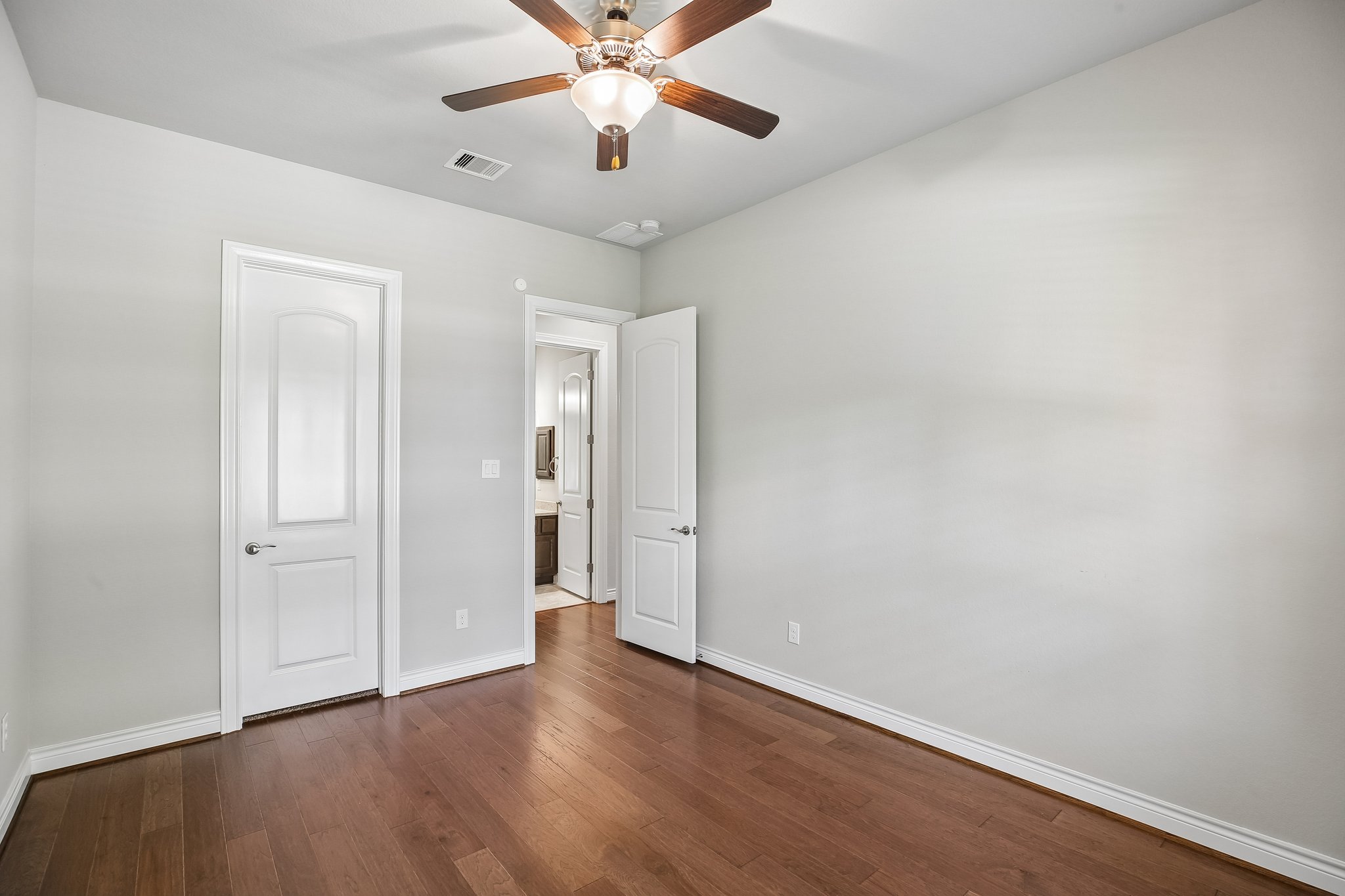 Aspen Woods Ct-S1807-021.jpg