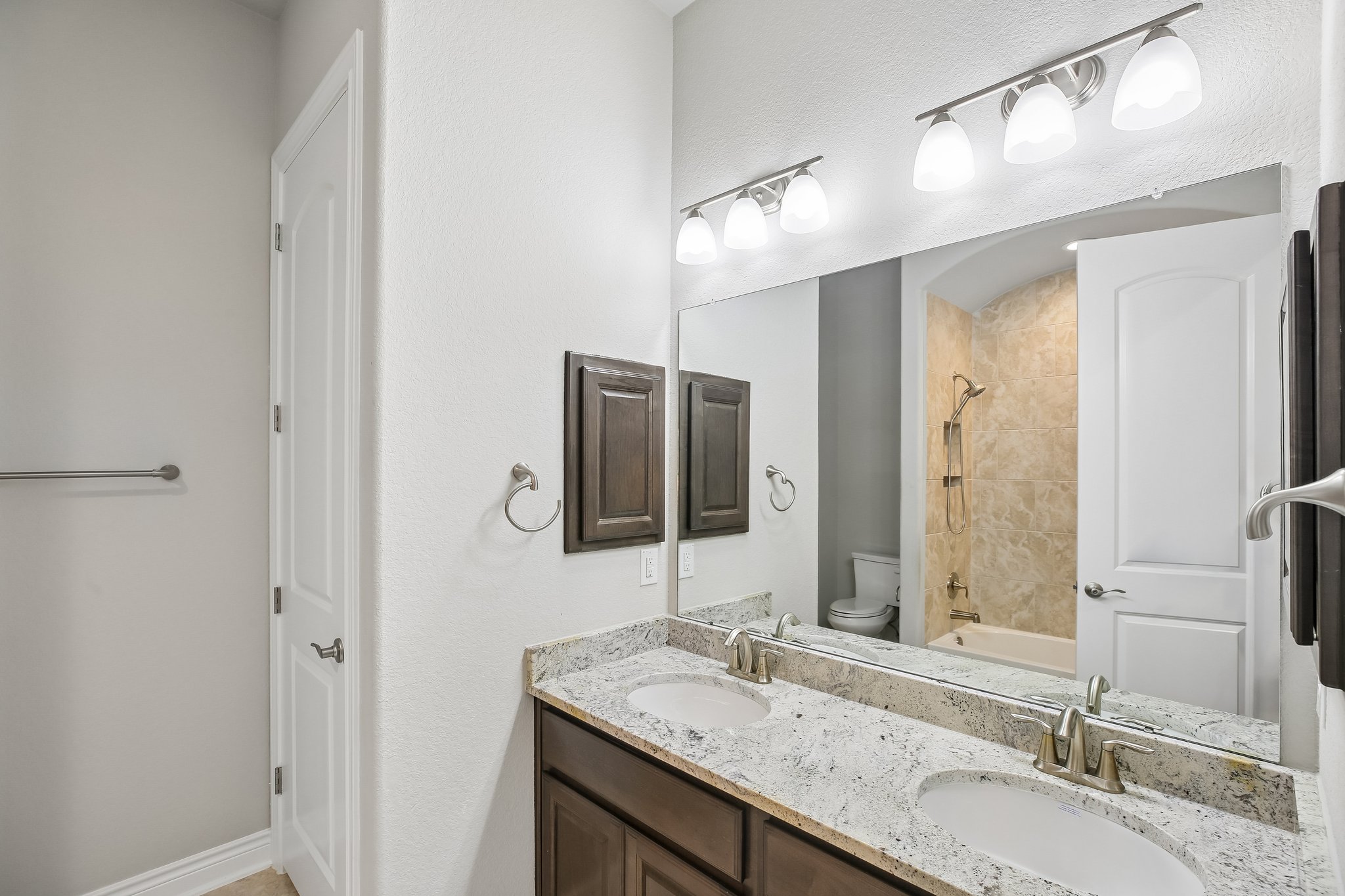 Aspen Woods Ct-S1807-024.jpg