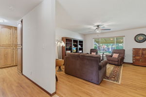  Photo 31