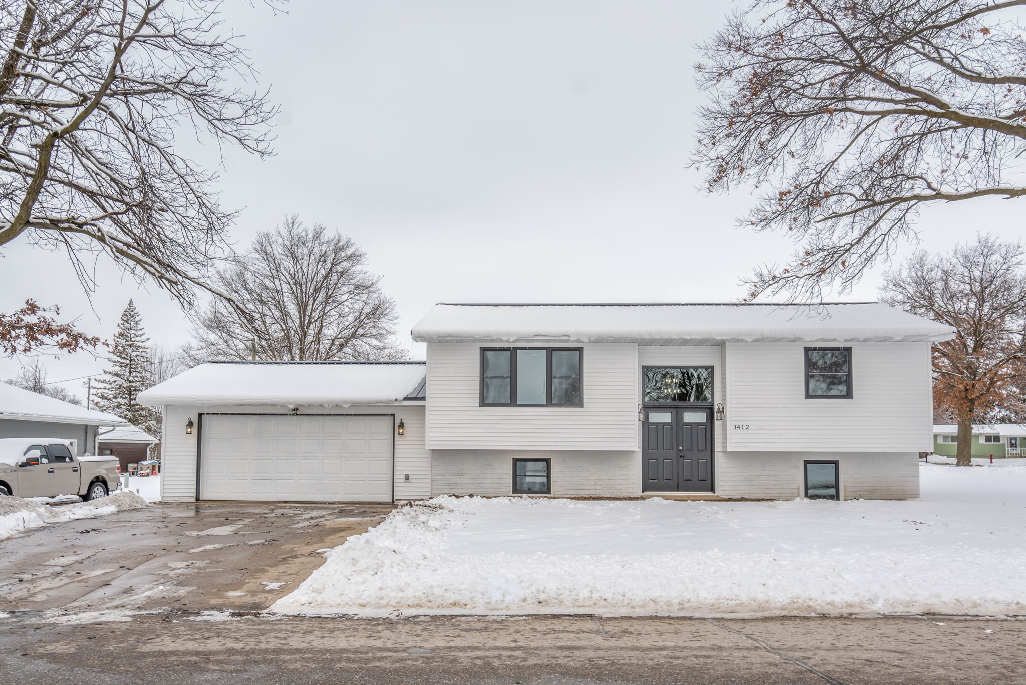 1412 3rd St NE, Independence, IA 50644, USA