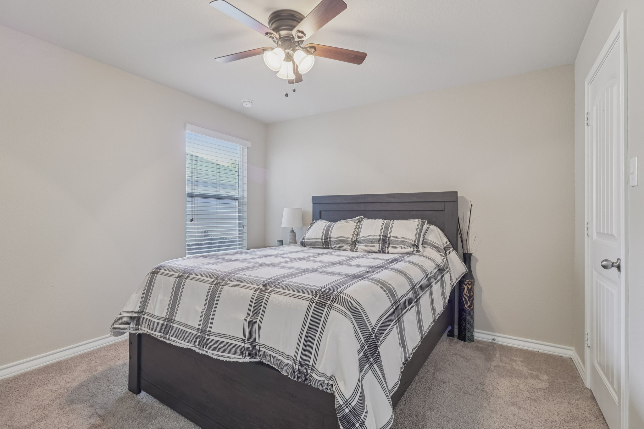 Slate Cyn-S2712-023.jpg