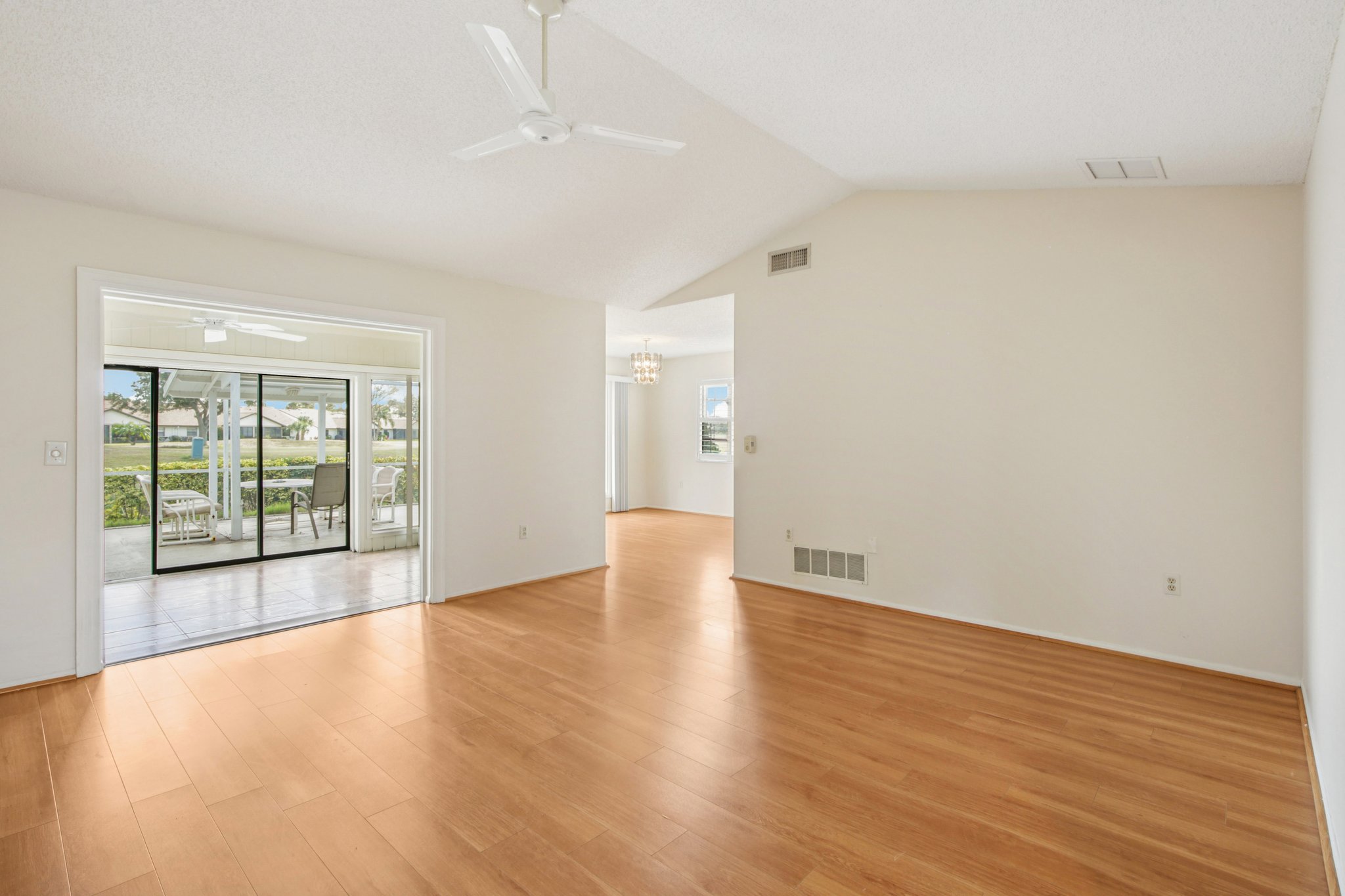 Strada D Argento-L0601-007.jpg