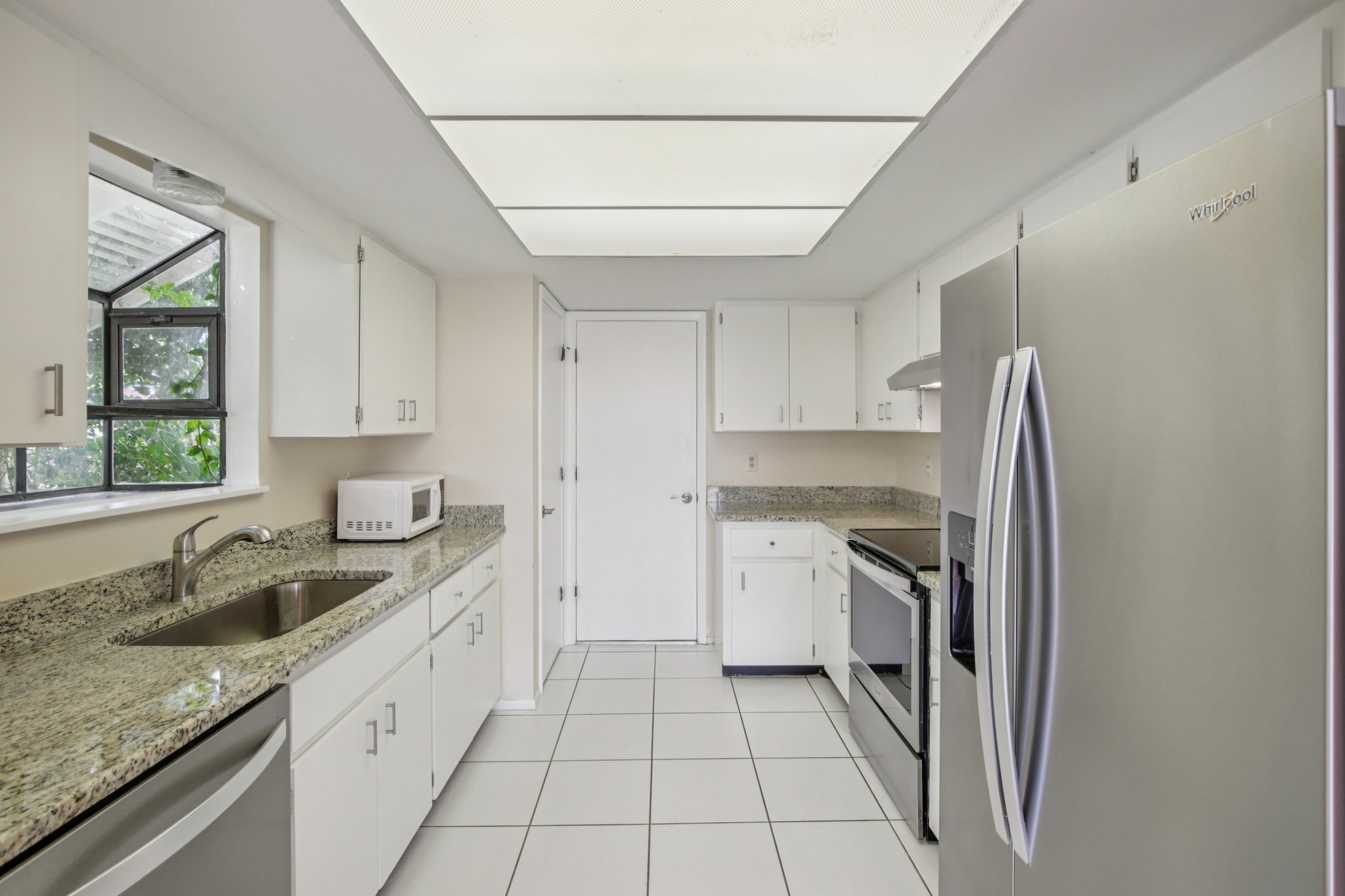 Strada D Argento-L0601-015.jpg