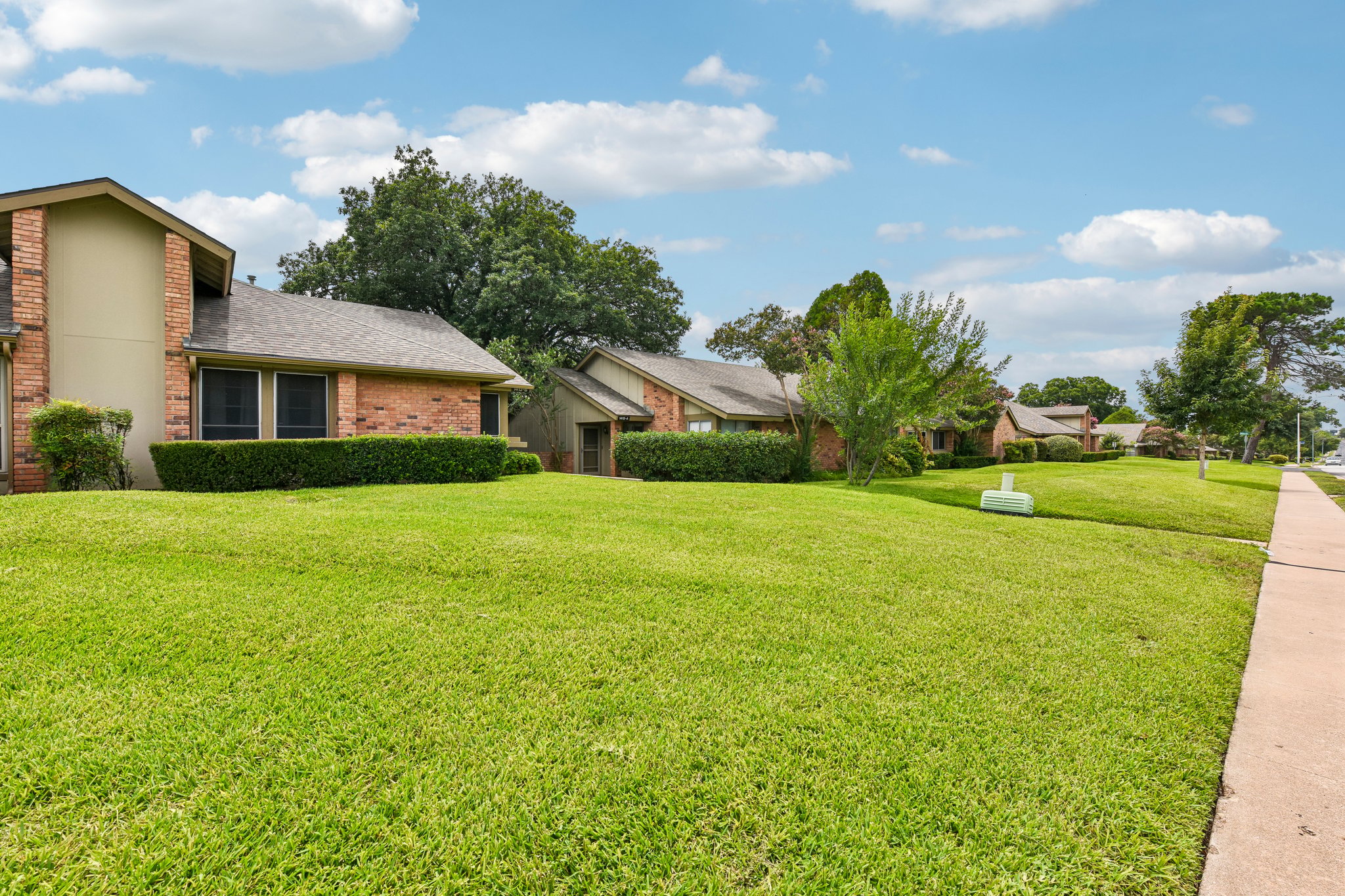 W Braker Ln B-S1707-003.jpg