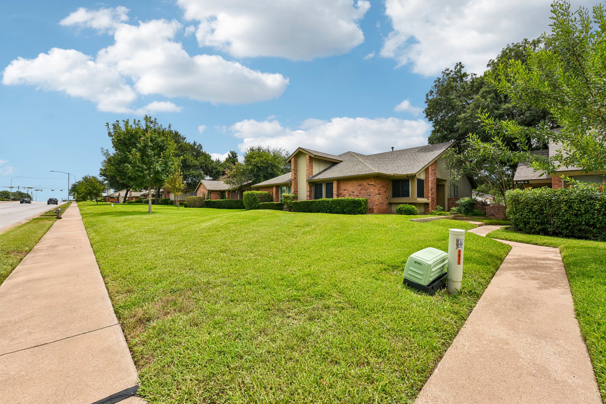 W Braker Ln B-S1707-004.jpg