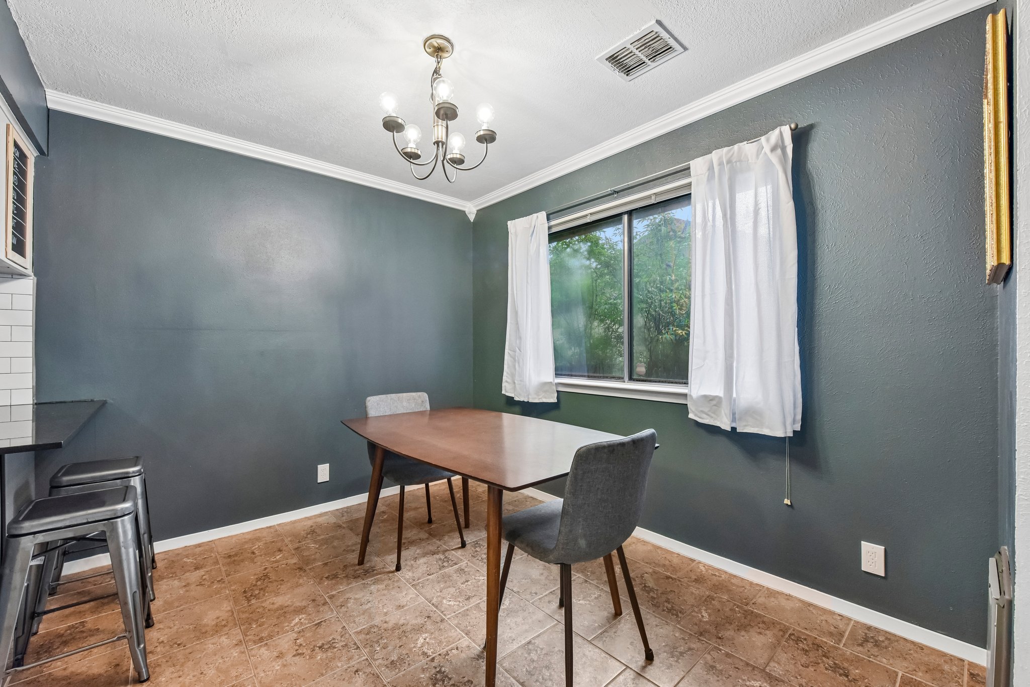 W Braker Ln B-S1707-012.jpg