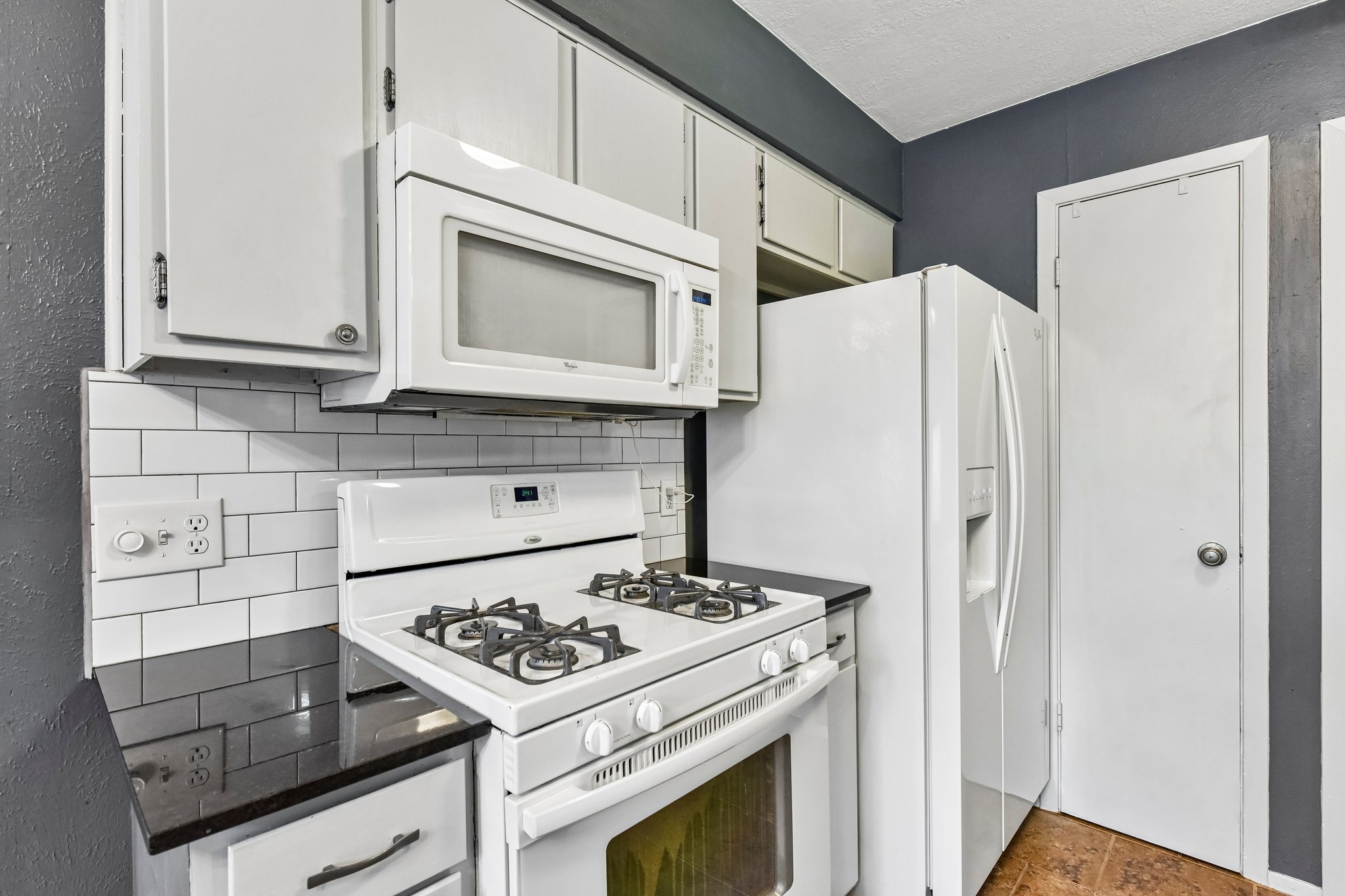 W Braker Ln B-S1707-016.jpg