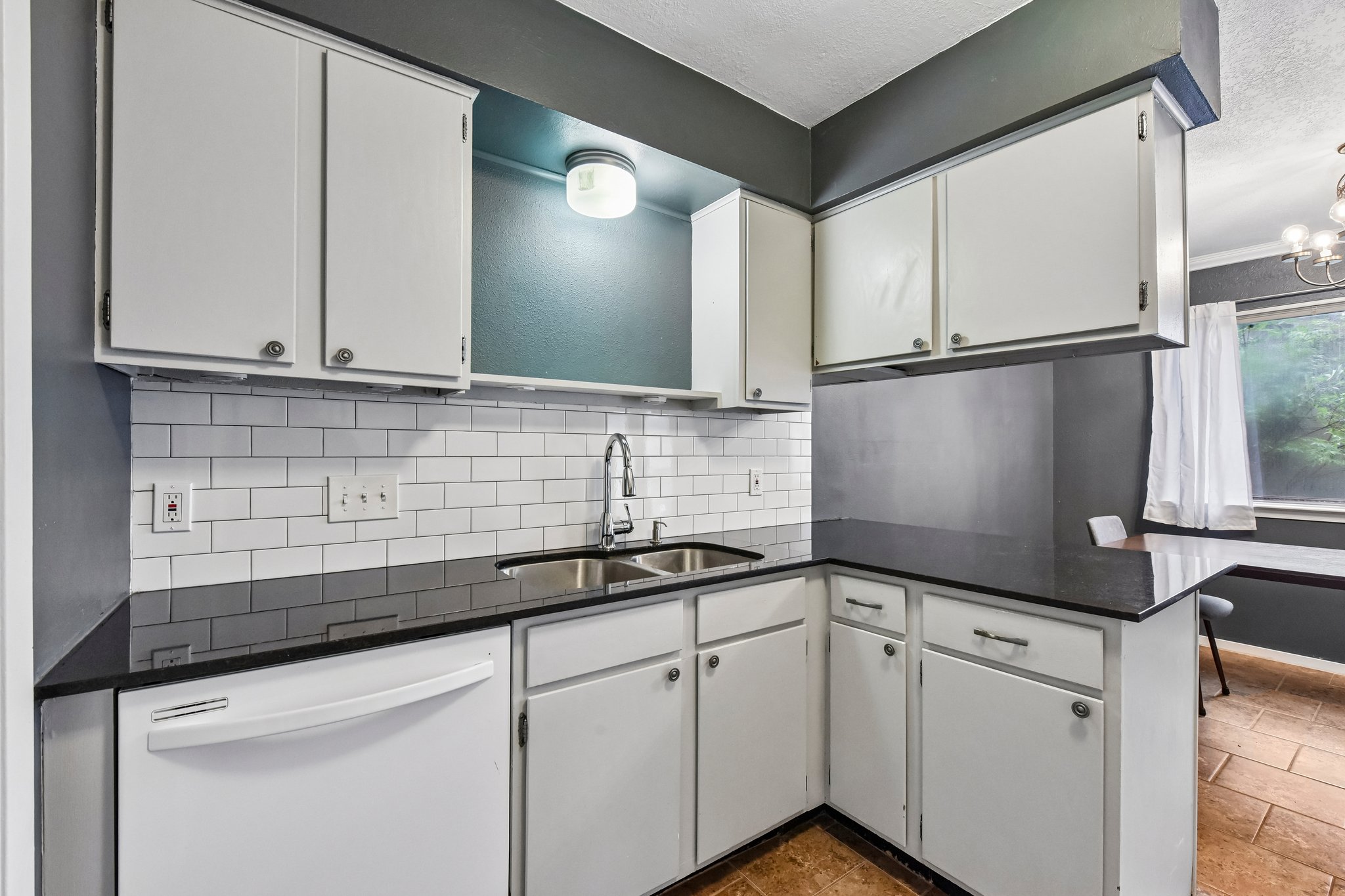 W Braker Ln B-S1707-018.jpg