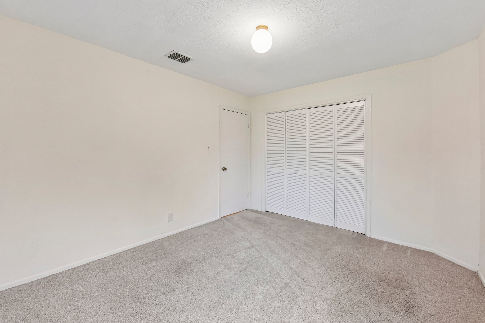 W Braker Ln B-S1707-024.jpg