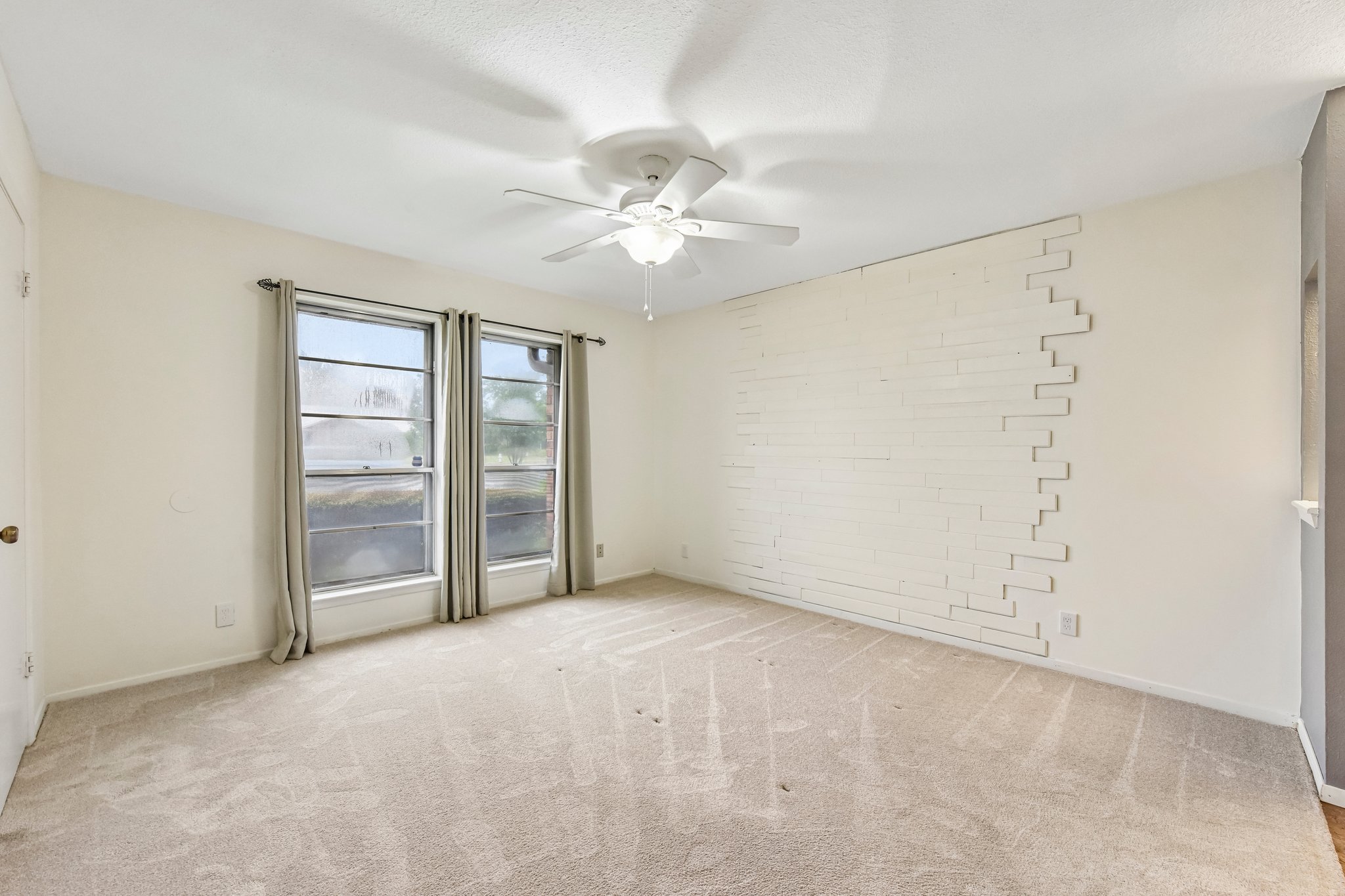 W Braker Ln B-S1707-027.jpg