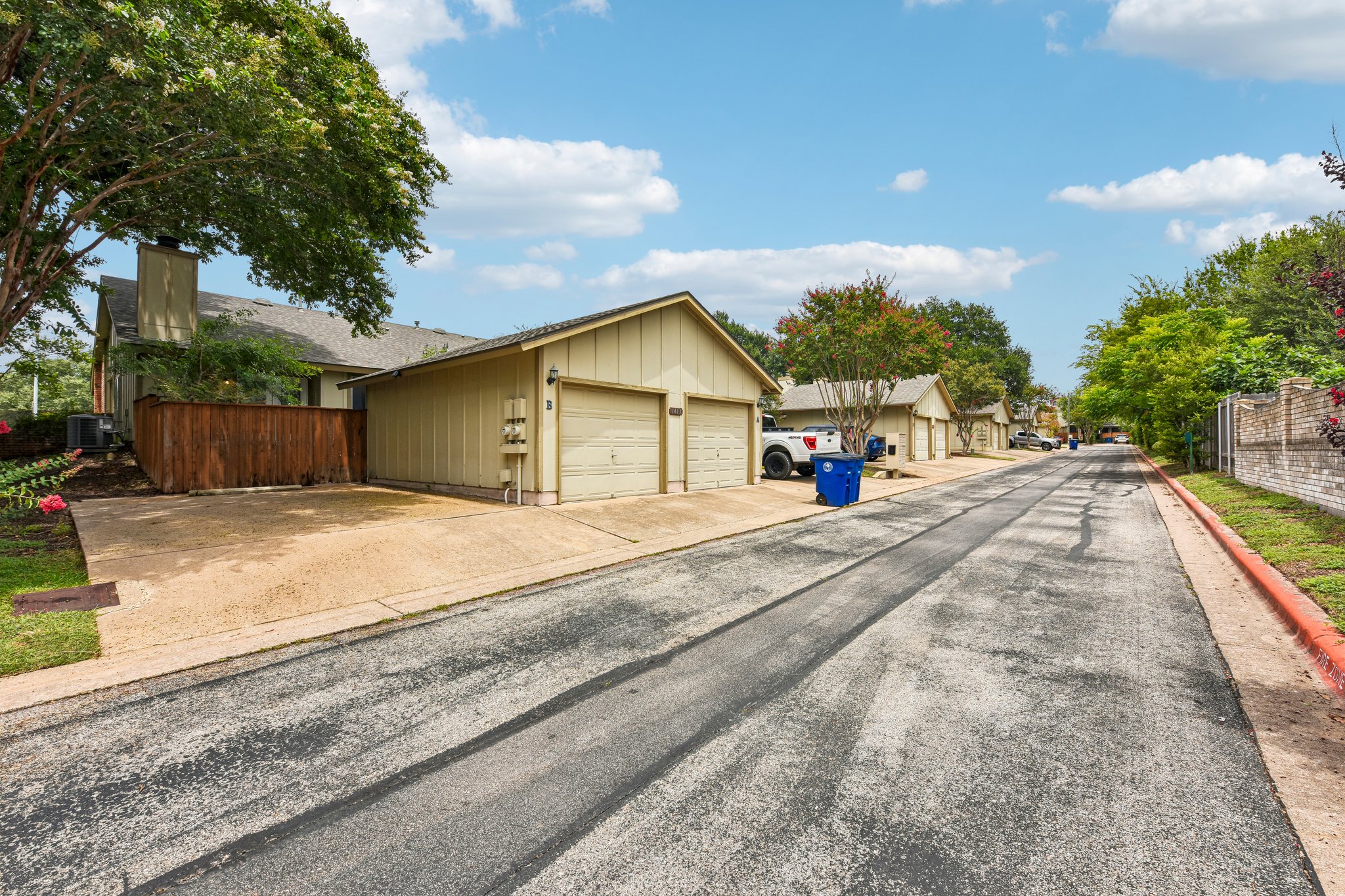 W Braker Ln B-S1707-042.jpg