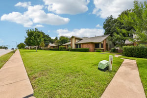 W Braker Ln B-S1707-004.jpg