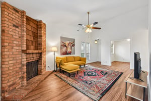 W Braker Ln B-S1707-007.jpg