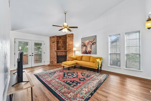 W Braker Ln B-S1707-009.jpg