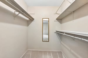 W Braker Ln B-S1707-031.jpg