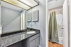 W Braker Ln B-S1707-032.jpg
