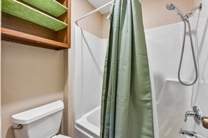 W Braker Ln B-S1707-033.jpg