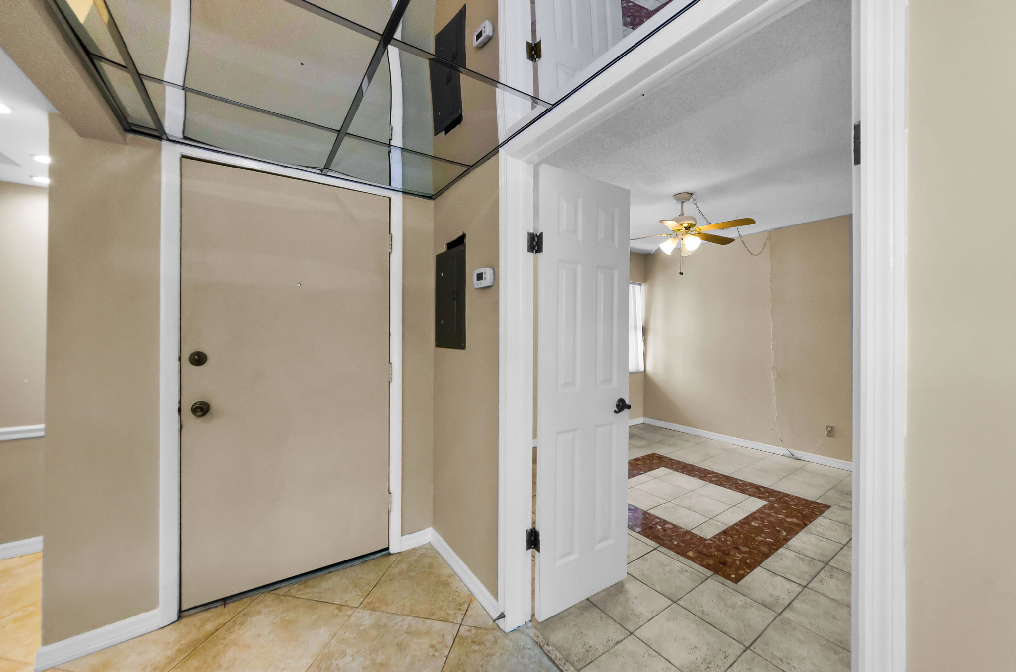 Foyer 1