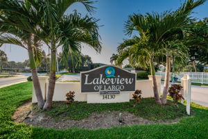 1-Lakeview of Largo