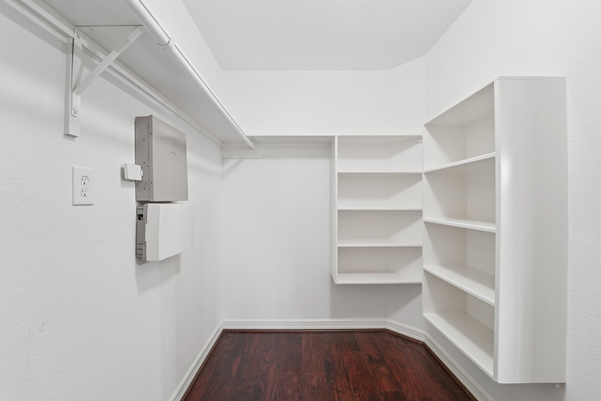 Brayford Pl Dr-S1204-014.jpg