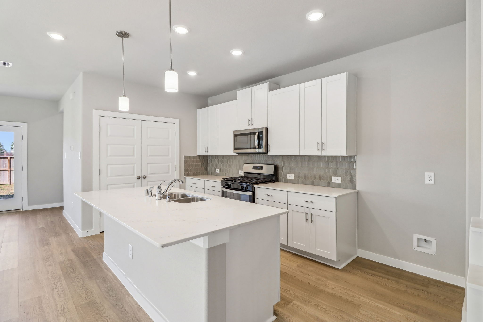 Houston - Magnolia Place - 14138 Greystone Ter St, Magnolia, TX 77354 - 008