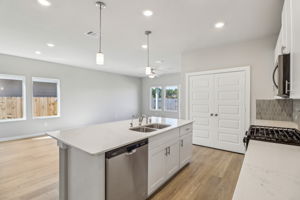 Houston - Magnolia Place - 14138 Greystone Ter St, Magnolia, TX 77354 - 010