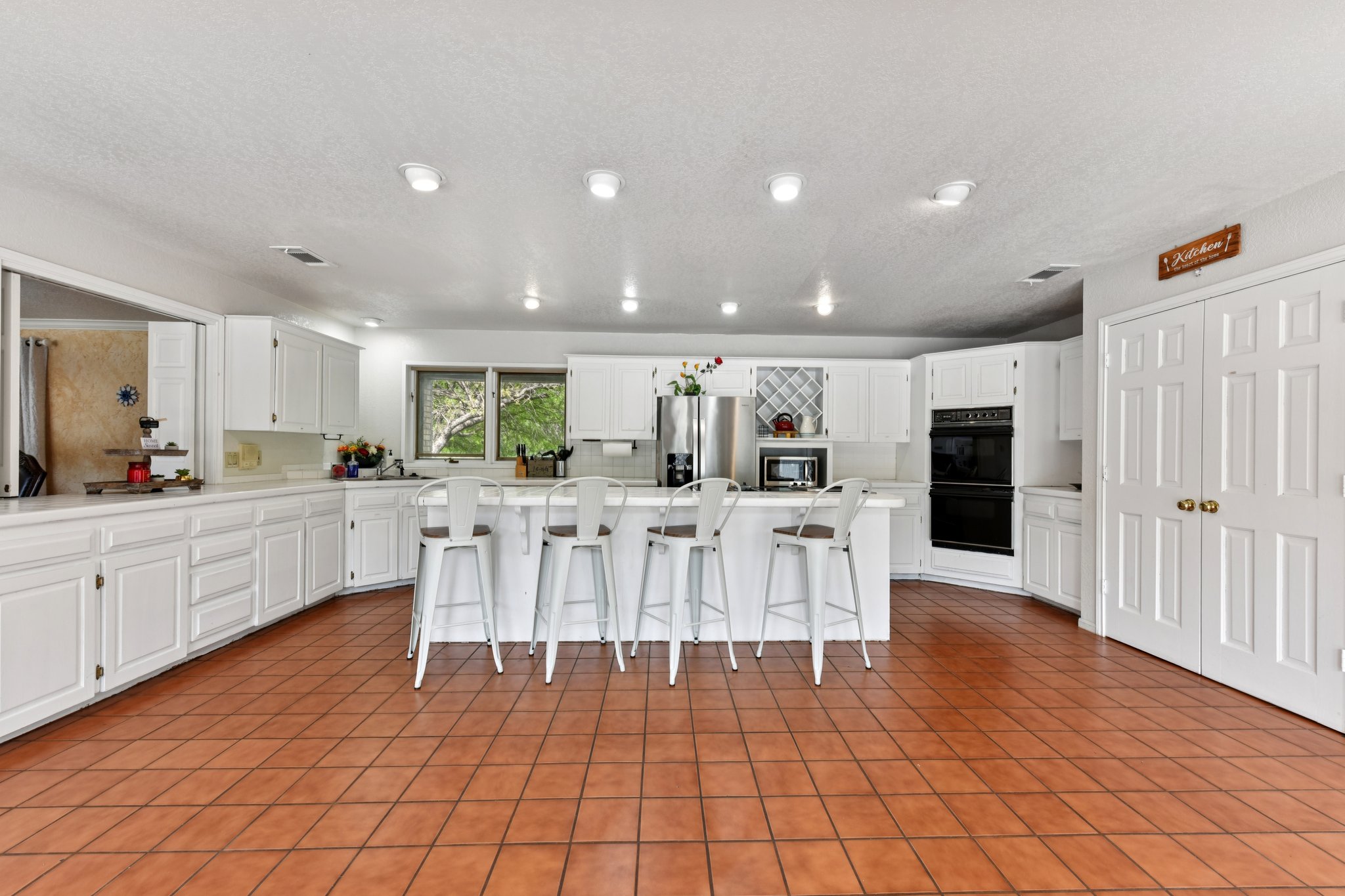 Eagle Trl-S0104-011.jpg