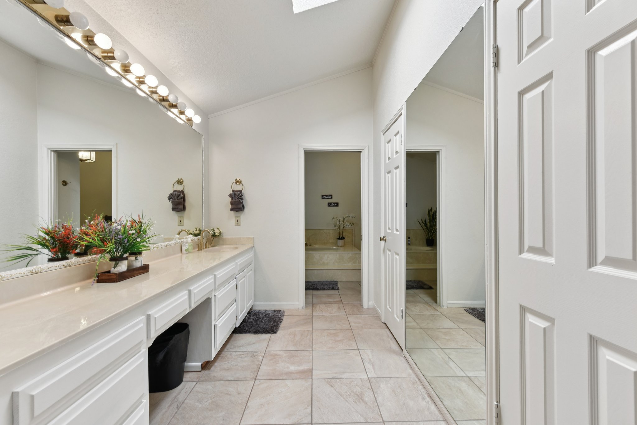 Eagle Trl-S0104-029.jpg